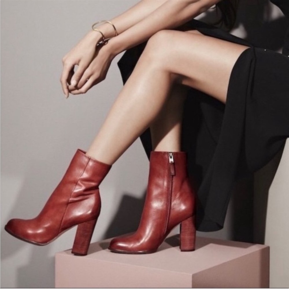 Sam Edelman leather Reyes ankle booties